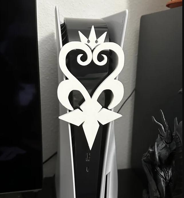 PS5 Ornament: Heart of Kingdom Hearts and Emblem of the Nobodies in a Powerful Fusion