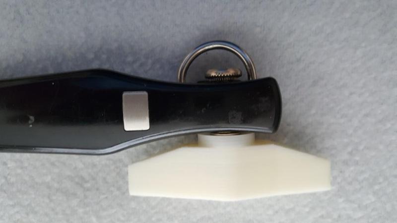 Handle for can opener