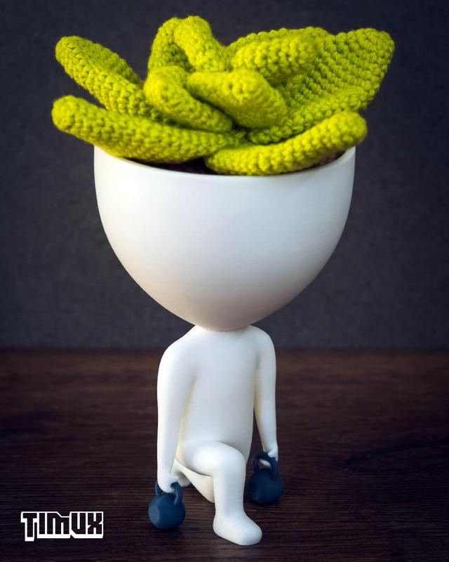 ROBERT PLANT DOING EXCERCISES WITH KETTLEBELLS