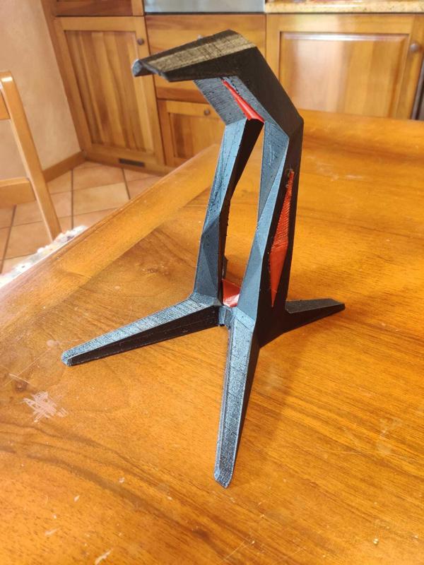 Low-poly headphone stand