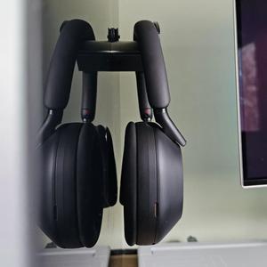 Wall Mount Sony WH-1000XM5