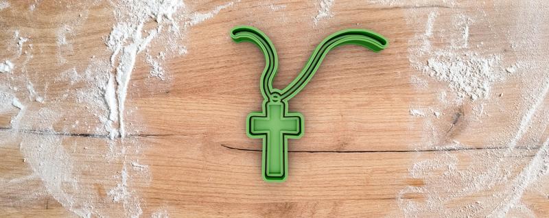 Crucifix cookie cutter