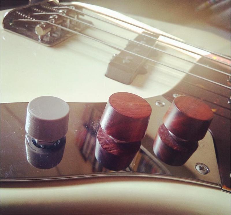 Electric Bass/Guitar Simple Tone Knob