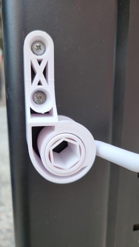 Quick release paper towel hanger ( No Assemble )