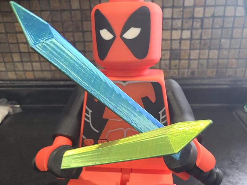 1000% - 16" Deadpool Brickman with 2 Katanas