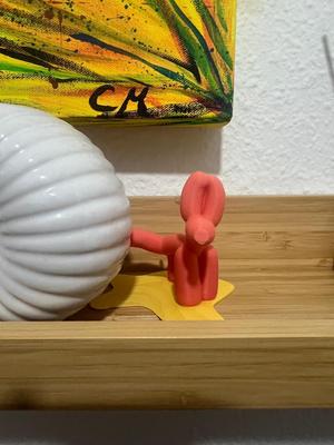 Balloon dog peeing