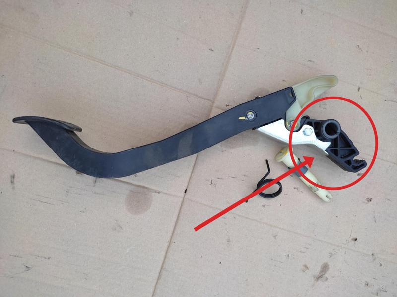 Chevrolet Spark M300 2010-2015  Pedal lever
