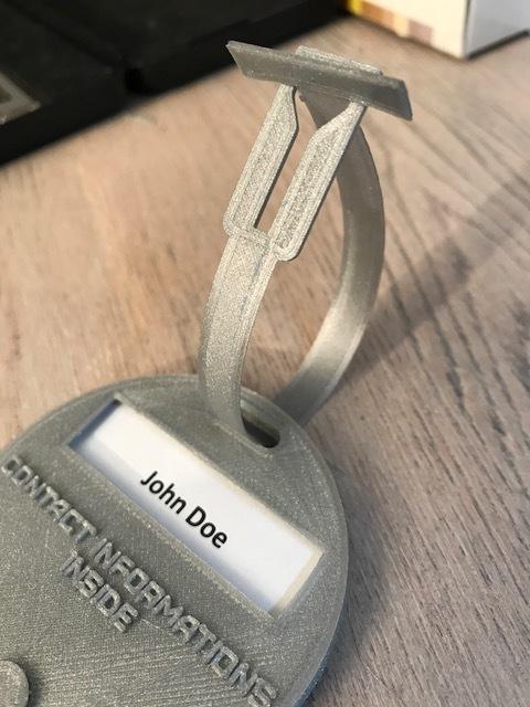 attache etiquette luggage strap