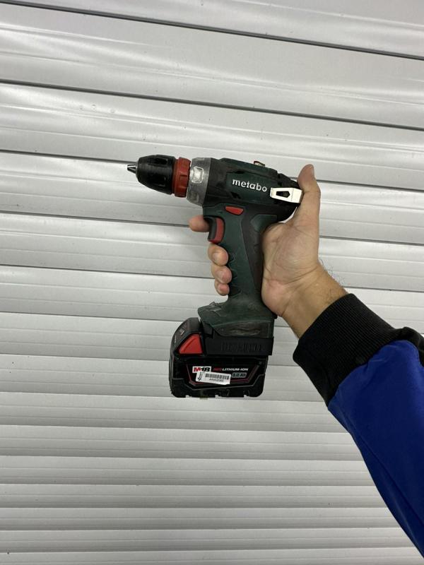 MILWOUKEE M18V BATTERY ON METABO CASE TOOLS