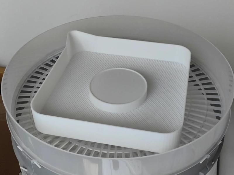 Drying tray for molecular sieve desiccant suitable for food dehydrators