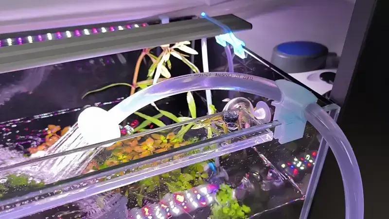 Aquarium water change hose holder & shower