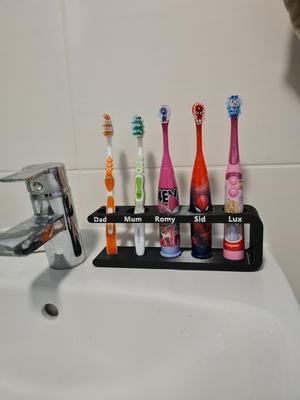 5 person toothbrush holder