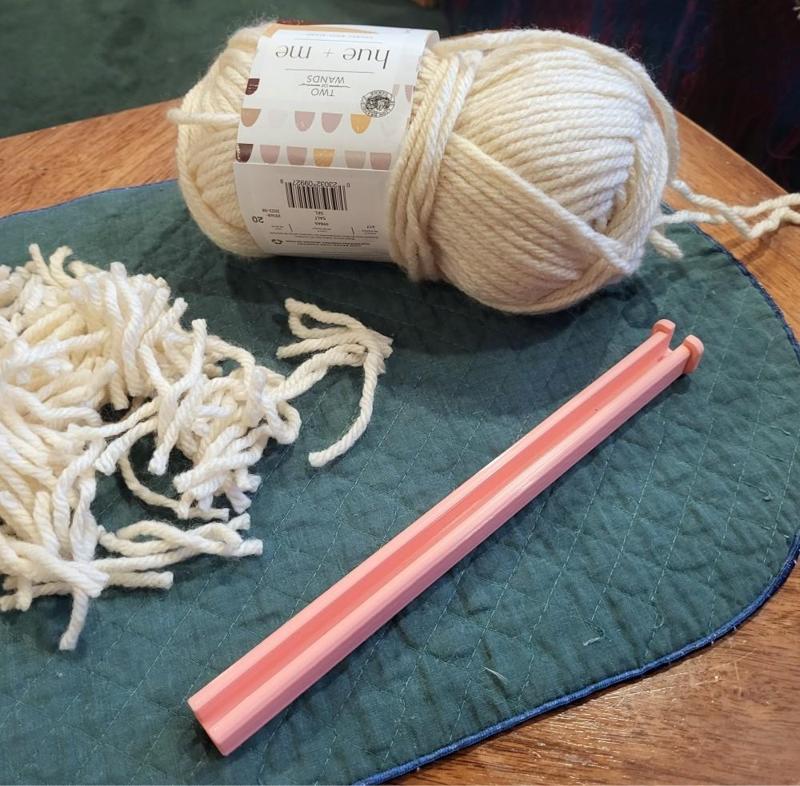 Latch Hook Rug Yarn Cutting Tool (2.5" Strands)