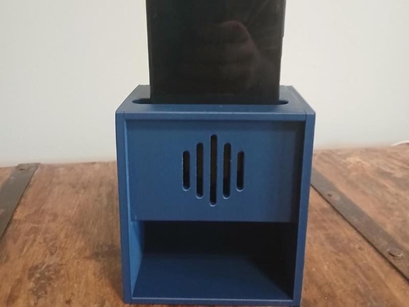 Passive SpeakerScoop for Phone