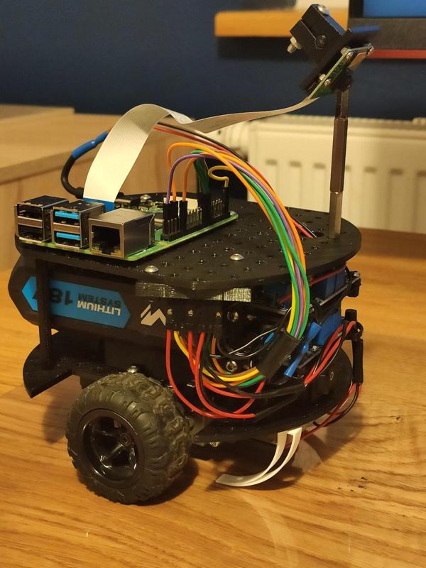 Two-wheeled robot chassis