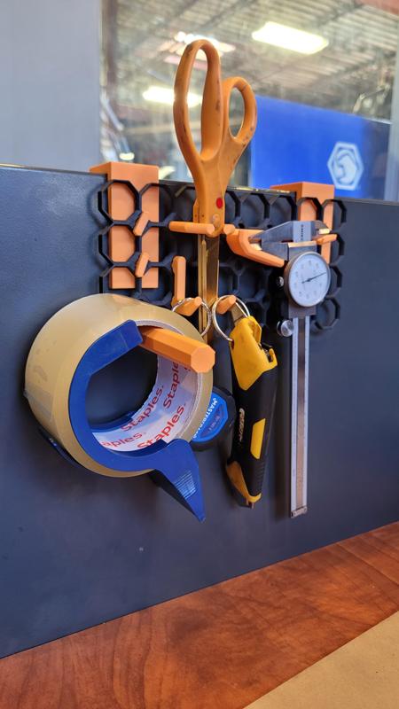 Multiboard Small Thread Hanger