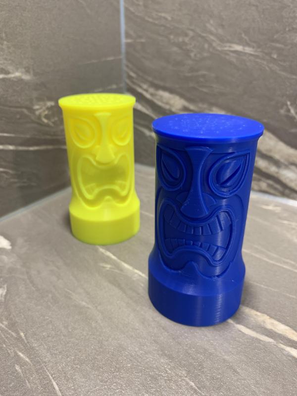 Tiki spice shaker