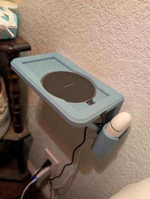 Google Pixel 9 Pro Fold Wireless Charger Shelf with Pixel Buds Pro Attachment