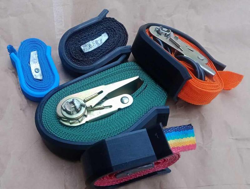 Cargo strap clip; Pince range sangle