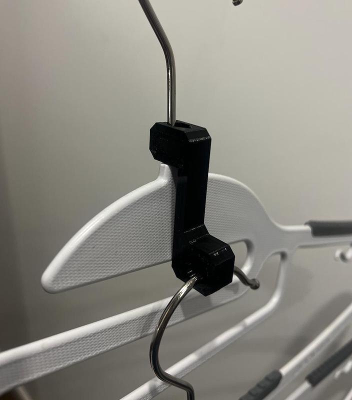 Hanger to clothes hanger