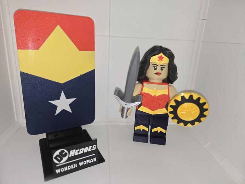 Wonder Woman Multicolor Nameplate