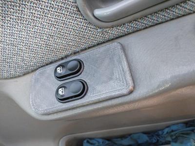 Mazda Bongo Friendee powerwindow switches with Lada buttons