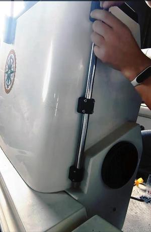 Fissaggi per tientibene console barca