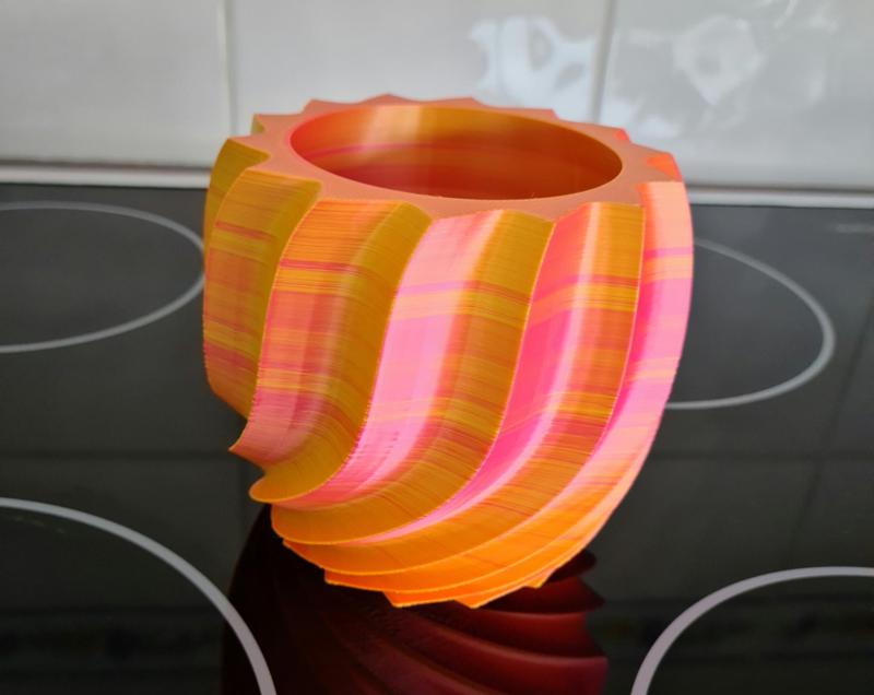 Swirl Flower Pot