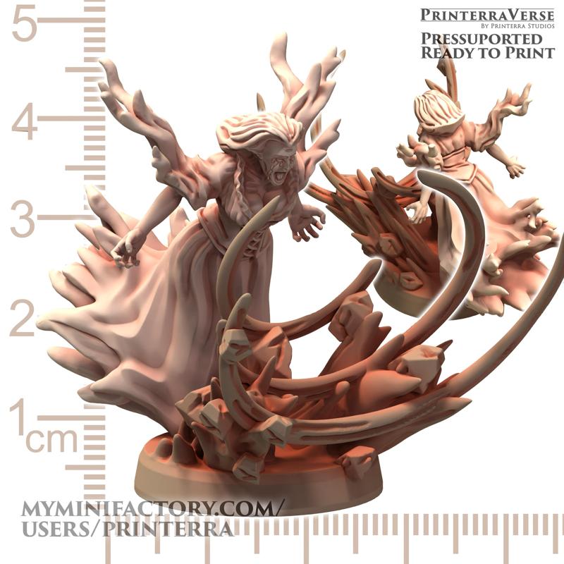 002 CELTIC Ghost Old Woman Screaming Banshee with Base