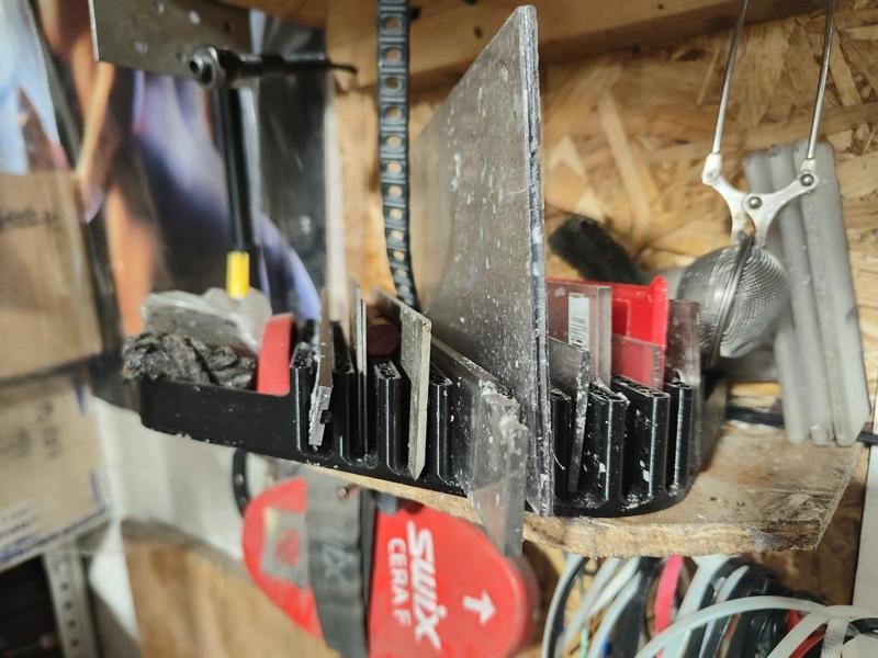 Ski Scrapper & File slot stand