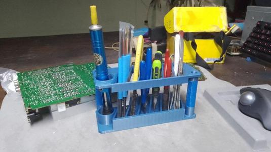 Estojo de ferramentas para bancada