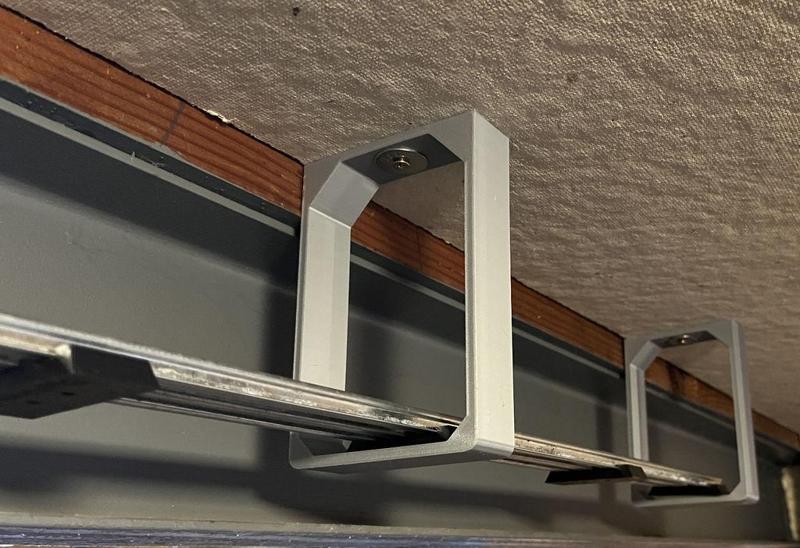 Ceiling train brace