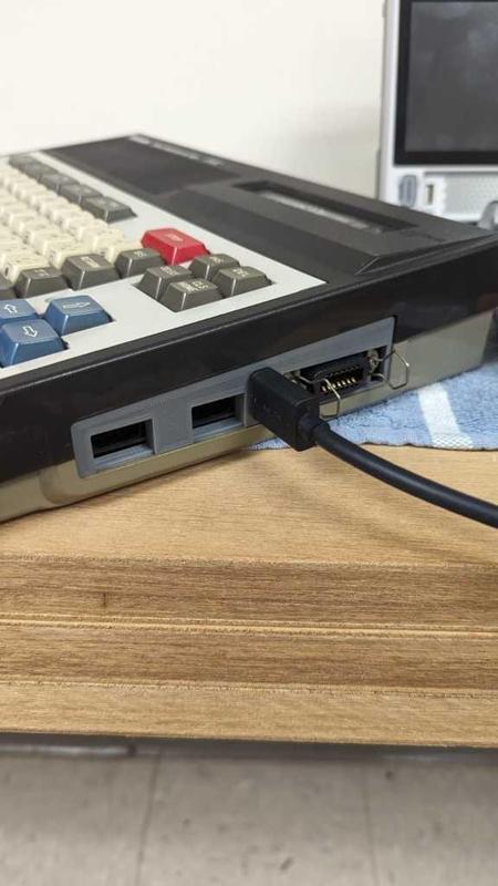 MSX Toshiba HX-10 side cover with HDMI (European version)