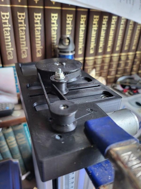 Motorized focus for a fiber pulse laser (conversion)