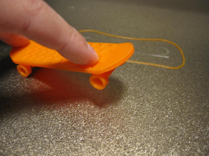 Finger Board LC / Mini print in place skate board.