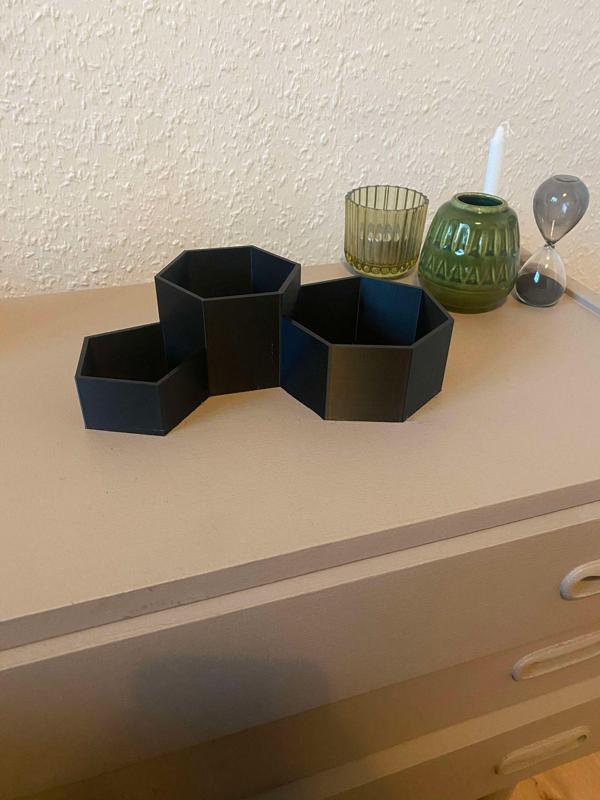 Elegant geometric sorting tray / holder