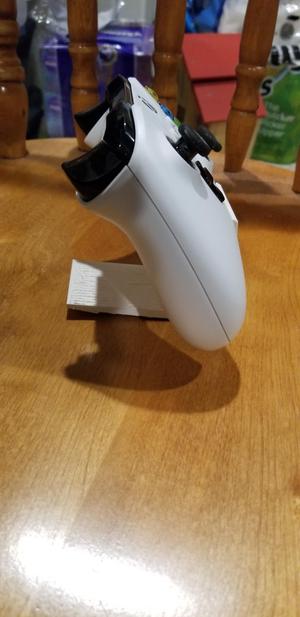 Xbox One Controller Stand