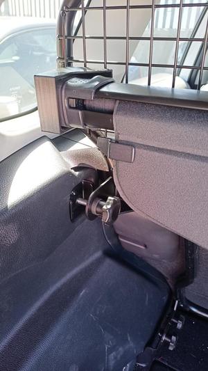 Toyota RAV4, Supports for Retractable Luggage Cover