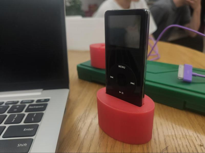iPod nano 1st generation stand