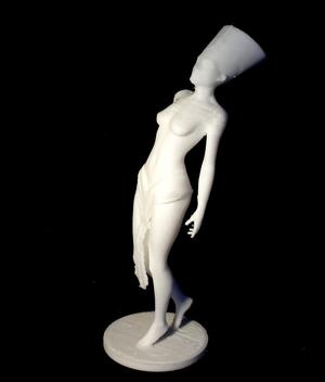 Nefertiti-with-body