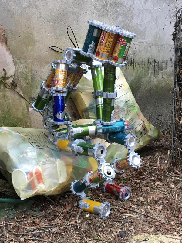 CanBot - Sculptures with 250 cans