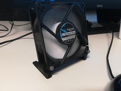 Minimalistic fan stand 80mm 15degrees