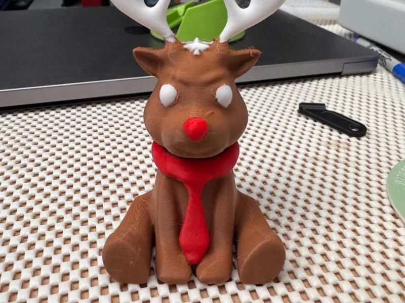 Sitting Christmas Reindeer