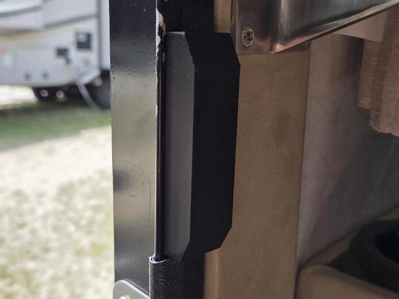 2005 Tiffin phaeton RV camper screen door strike