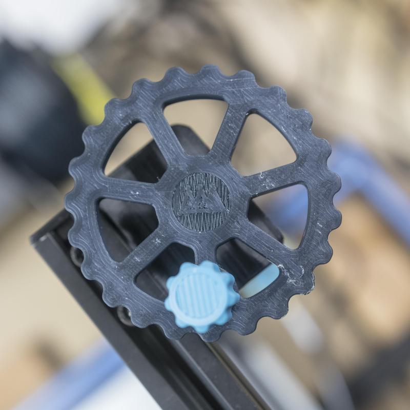 Z-axis Adjustment Knob Mod for CR-10 and other printers with Z-thread