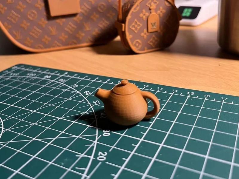 Thumb-sized Teapot Keychain