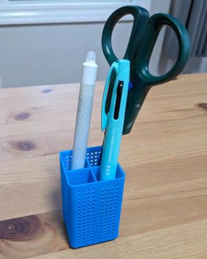 Gridfinity divided bin to hold pens/pencil/etc