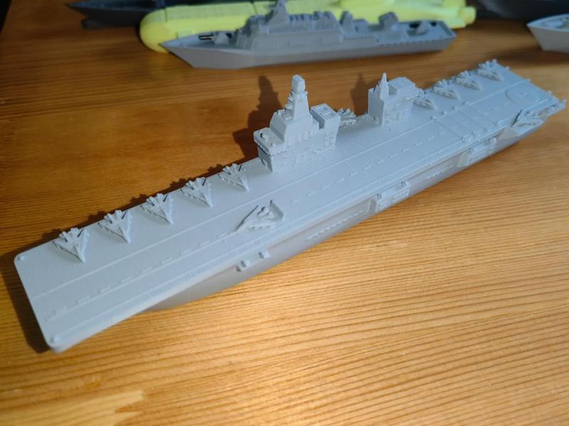076-Amphibious Assault Ship-Single Electromagnetic Catapult Version (Closer to the Prototype)