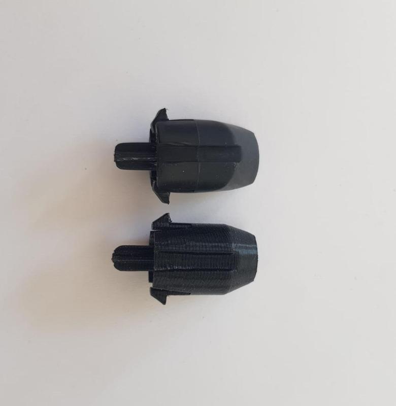 Renault - Kadjar - Trunk curtain end piece, button