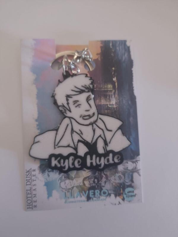 Kyle Hyde : Hotel Dusk: Room 215 Key ring